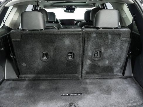 Used 2023 Hyundai Palisade Limited w/ Winter Package image 35