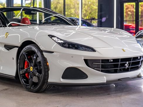 Used 2023 Ferrari Portofino M RWD image 16