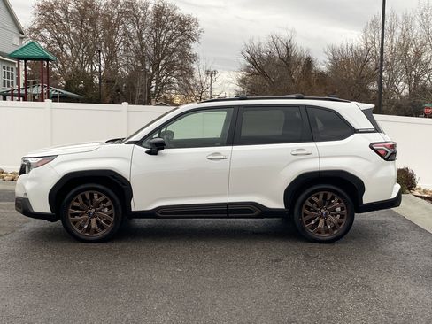 Used 2025 Subaru Forester Sport image 3