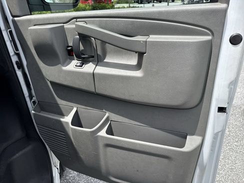 Used 2021 Chevrolet Express 2500 RWD image 41