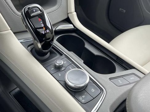 Used 2022 Cadillac XT6 Premium Luxury w/ LPO, Floor Liner Package image 23