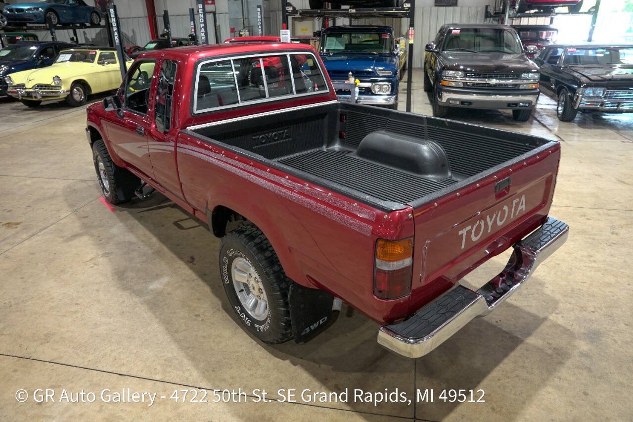 Used 1993 Toyota Pickup Deluxe AWD/4WD image 16