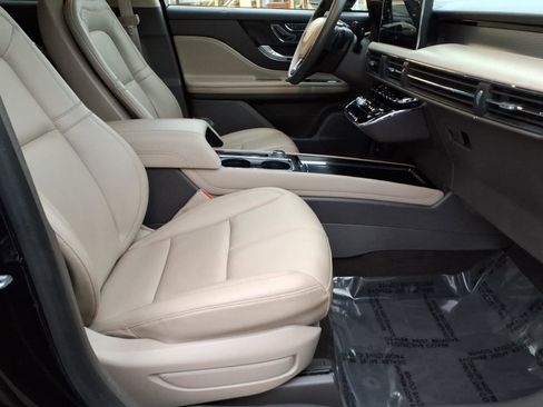 Certified 2023 Lincoln Corsair AWD image 10