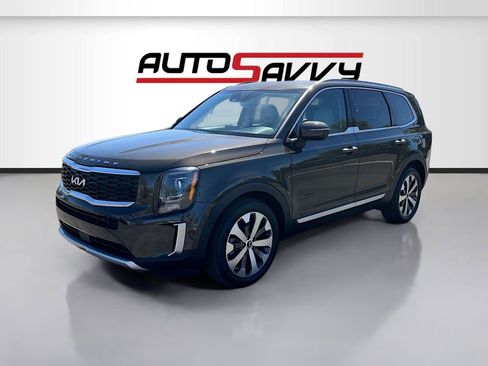 Used 2022 Kia Telluride S FWD image 3