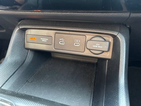 Used 2025 Honda Civic Sport image 25