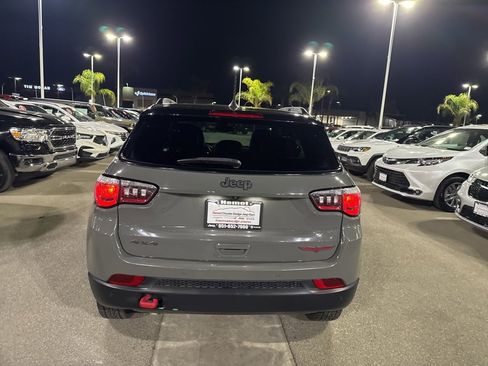 Used 2023 Jeep Compass Trailhawk image 7