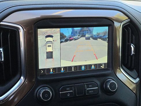 Used 2019 Chevrolet Silverado 1500 High Country w/ Technology Package AWD/4WD image 28