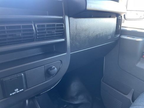 Used 2024 Chevrolet Express 2500 w/ Driver Convenience Package image 33