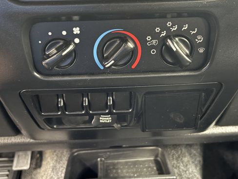 Used 2006 Jeep Wrangler X w/ Tire & Wheel Group (Ecco) AWD/4WD image 15