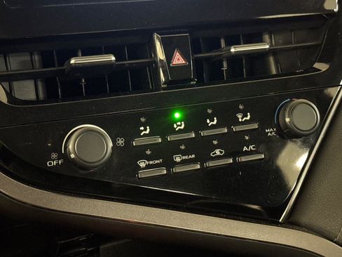 Used 2021 Toyota Camry LE image 18