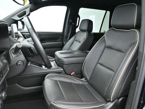 Used 2024 Chevrolet Tahoe Premier AWD/4WD image 22