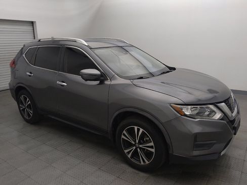 Used 2020 Nissan Rogue SV w/ Premium Package image 11