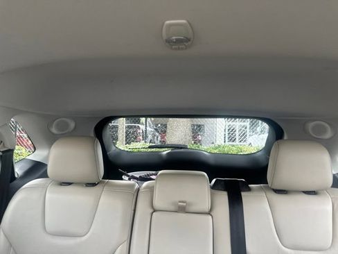 Used 2017 Ford Edge Titanium w/ Technology Package AWD/4WD image 22