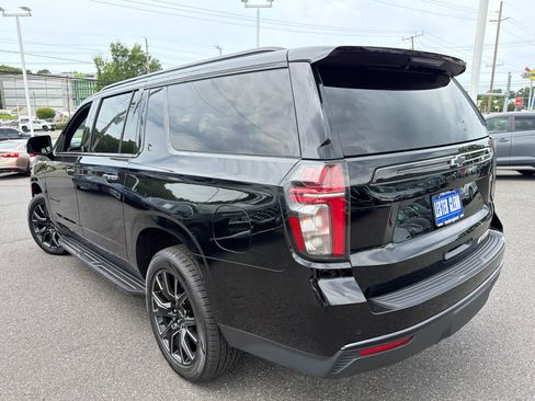 Certified 2024 Chevrolet Suburban RST w/ Luxury Package AWD/4WD image 33