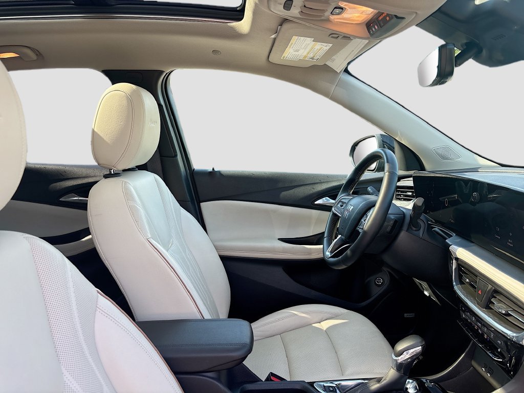 Used 2025 Buick Encore GX Avenir w/ Avenir Technology Package FWD image 23