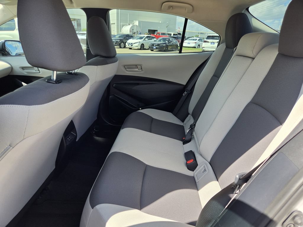 Used 2026 Toyota Corolla LE FWD image 27