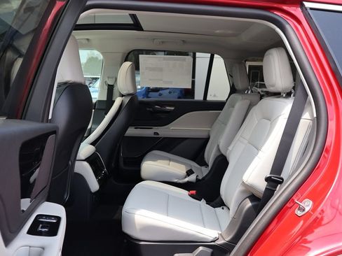 New 2026 Lincoln Aviator AWD image 20