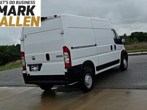 Used 2025 RAM ProMaster 2500 w/ Convenience Group FWD image 8