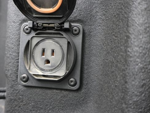 Used 2024 Chevrolet Silverado 2500 Custom w/ Custom Value Package image 30