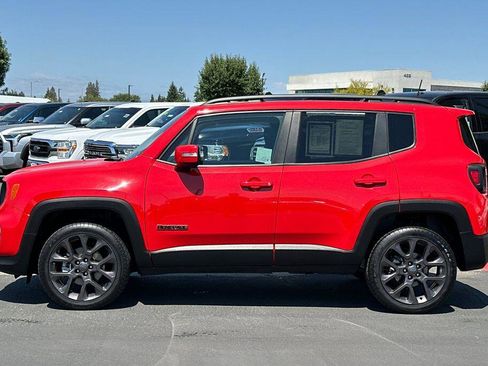 Used 2023 Jeep Renegade Latitude w/ Sun/Sound Group AWD/4WD image 7