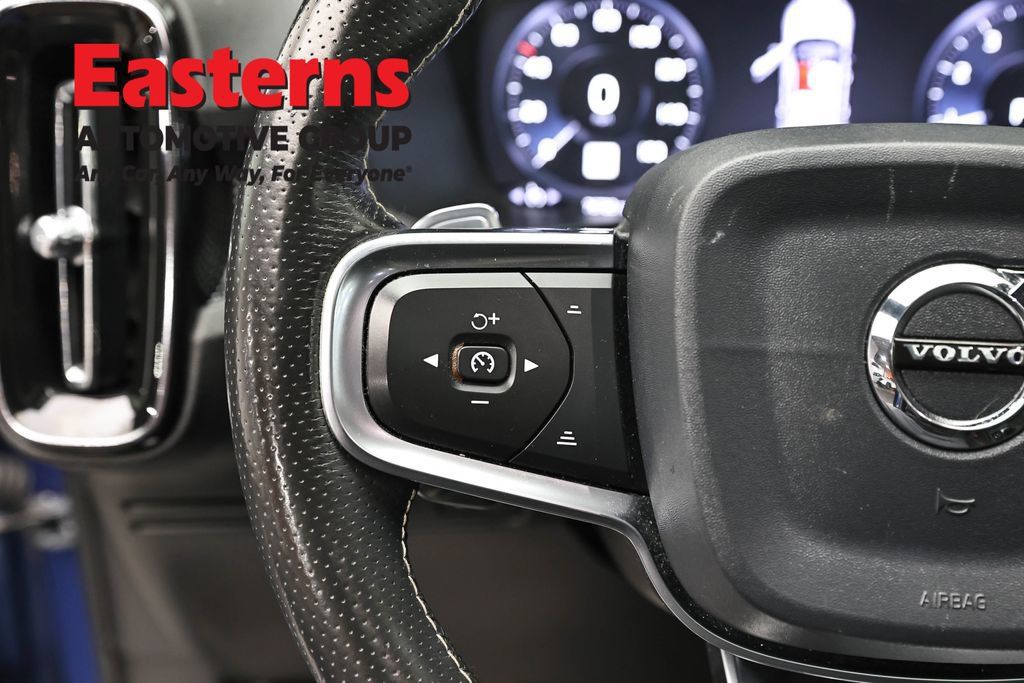 Used 2020 Volvo XC40 T5 R-Design AWD/4WD image 17