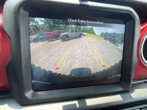 Used 2021 Jeep Wrangler Unlimited Rubicon AWD/4WD image 18