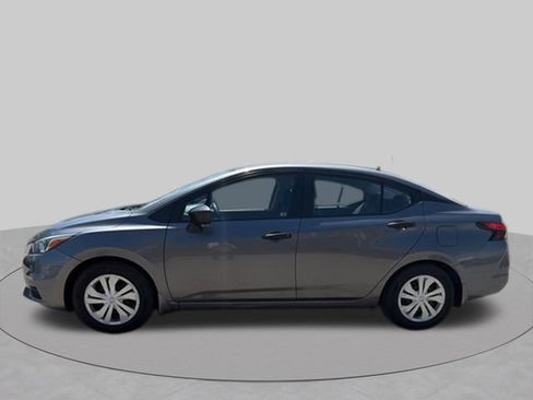 Used 2021 Nissan Versa S FWD image 3