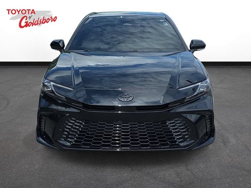 Used 2025 Toyota Camry XSE FWD image 2