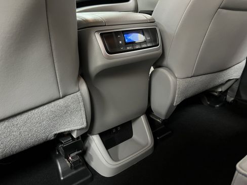 Used 2019 Toyota Highlander Plus image 13