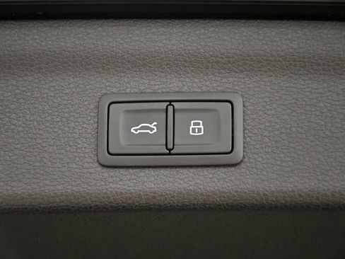 Used 2025 Audi Q3 2.0T Premium Plus w/ Premium Plus Package image 58