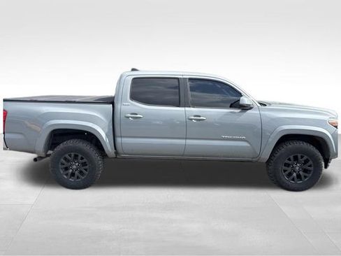 Used 2020 Toyota Tacoma SR5 image 9