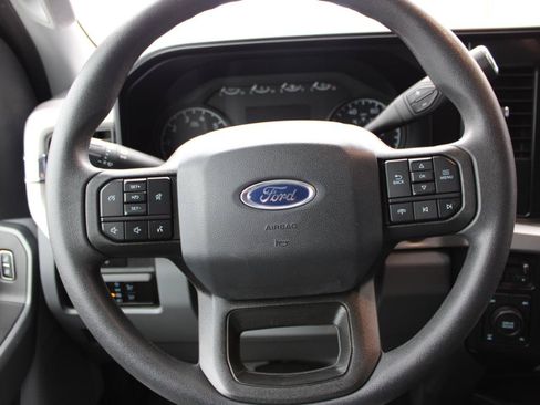 Used 2023 Ford F250 XL w/ STX Appearance Package AWD/4WD image 18