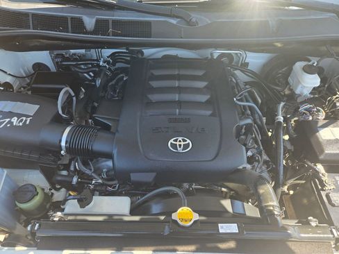 Used 2016 Toyota Sequoia Platinum image 29