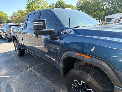 Used 2021 GMC Sierra 2500 AT4 w/ AT4 Premium Plus Package AWD/4WD image 4