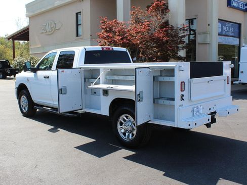Used 2024 RAM 2500 Tradesman w/ Chrome Appearance Group image 18