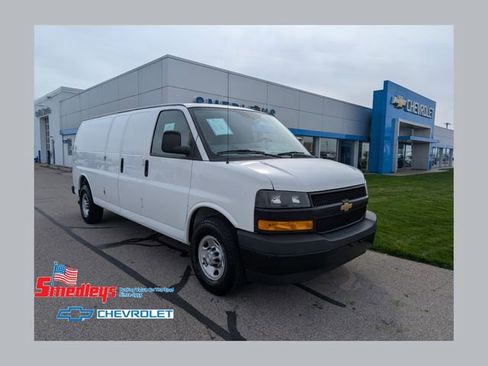 Used 2021 Chevrolet Express 2500 Extended w/ Driver Convenience Package RWD image 1