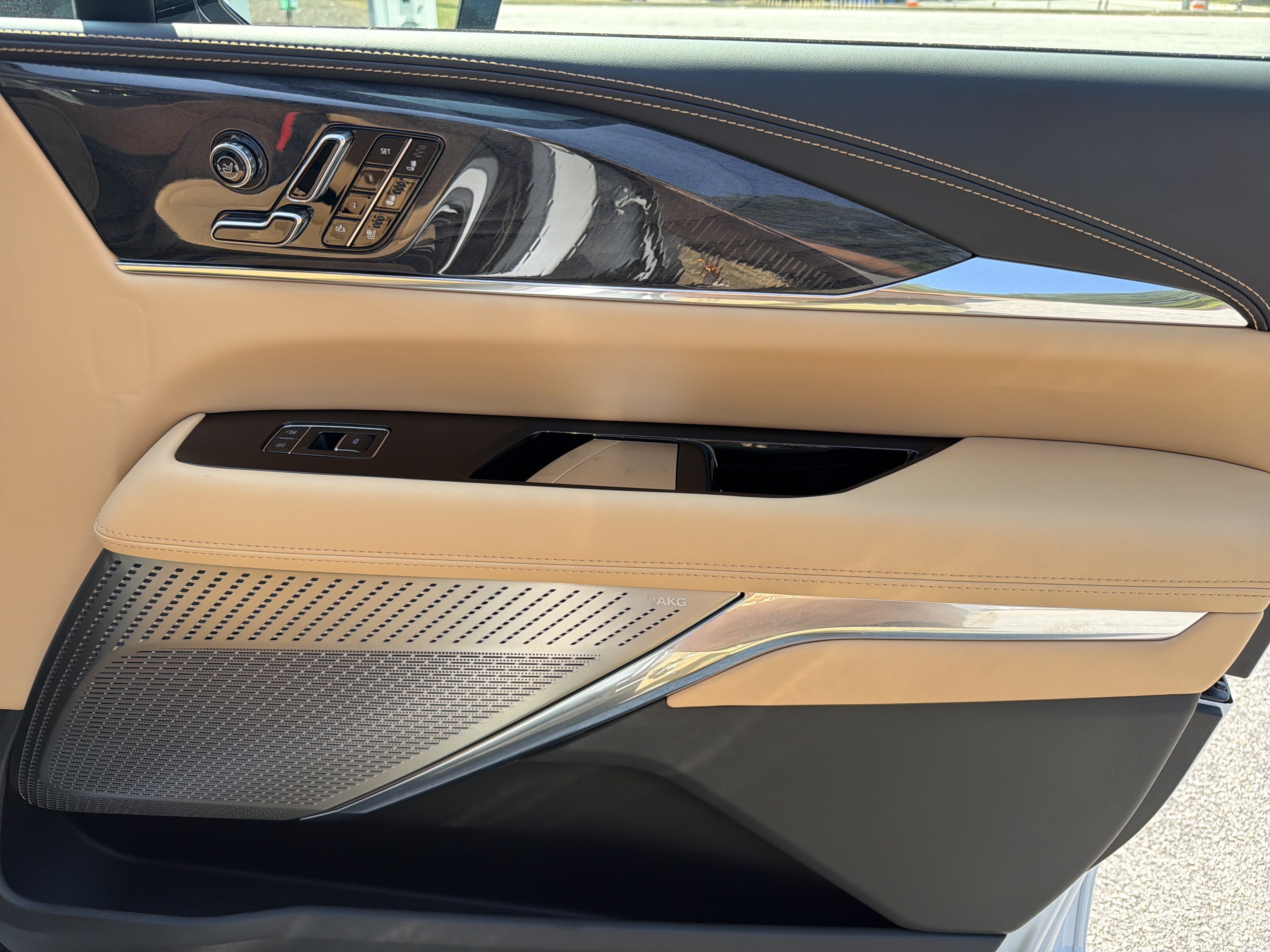 New 2026 Cadillac Escalade IQ Luxury 2 AWD/4WD image 15