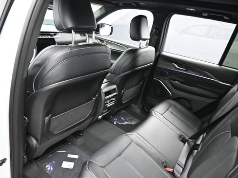 Used 2024 Jeep Grand Cherokee Overland image 26