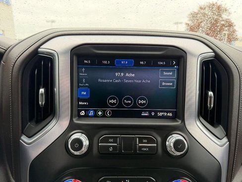 Used 2020 GMC Sierra 1500 Elevation w/ Elevation Value Package image 13