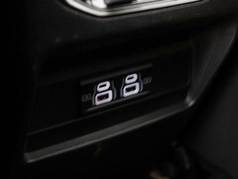 Used 2023 Jeep Grand Cherokee Laredo image 25