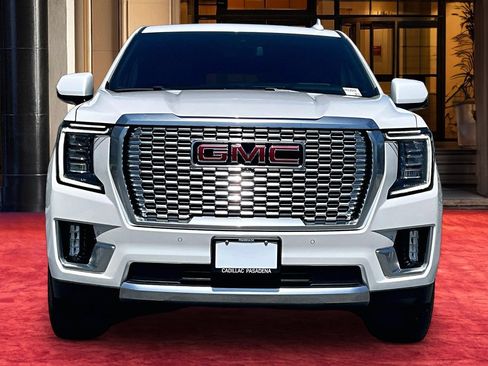 Used 2024 GMC Yukon Denali AWD/4WD image 3