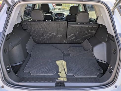 Used 2022 GMC Terrain SLE w/ Driver Convenience Package image 12