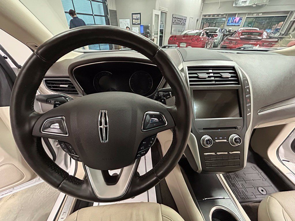 Used 2018 Lincoln MKC Reserve FWD image 9