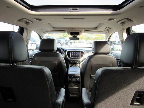 Used 2021 GMC Acadia Denali w/ Denali Technology Package image 30