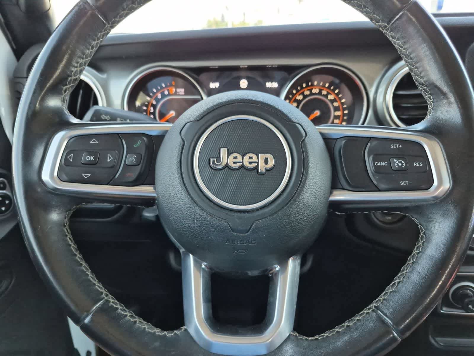 Used 2020 Jeep Gladiator Overland AWD/4WD image 14