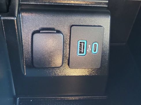 Used 2020 Ford Explorer XLT w/ Comfort Package AWD/4WD image 30