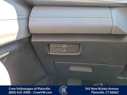 New 2026 Volkswagen Tiguan SE AWD/4WD image 9