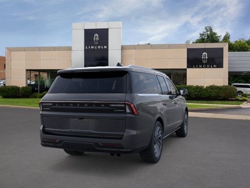 New 2025 Lincoln Navigator L Reserve AWD/4WD image 8