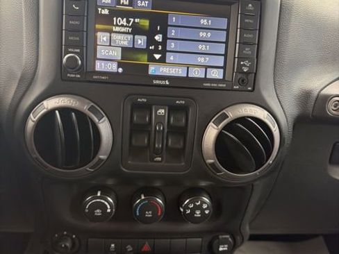 Used 2015 Jeep Wrangler Unlimited Sport w/ Quick Order Package 24S AWD/4WD image 6