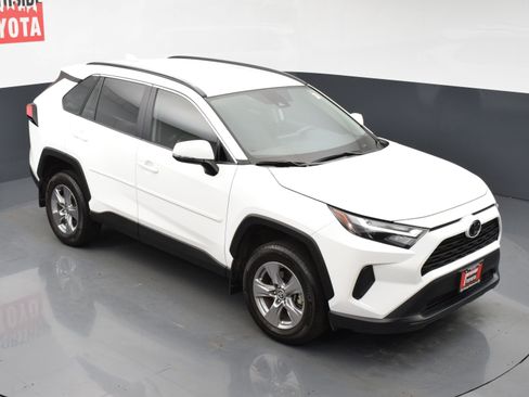 Used 2024 Toyota RAV4 XLE FWD image 22